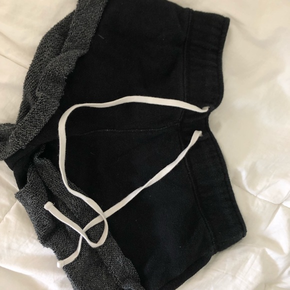 Forever 21 black shorts - Picture 1 of 3